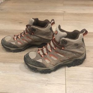 Merrell Women’s Moab Mid Waterproof Hiking Boot